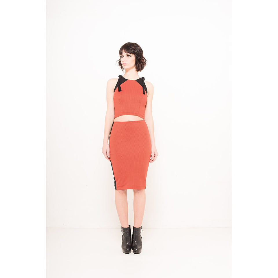 Broken line pencil skirt